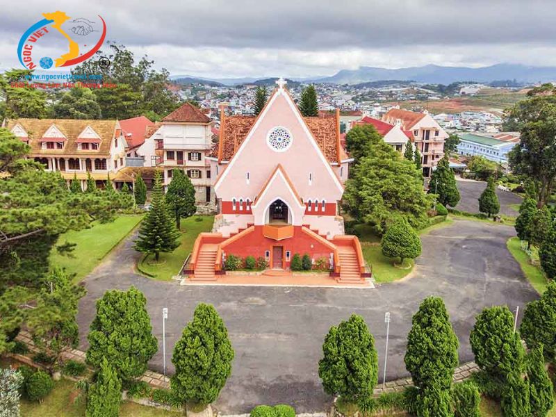 TOUR ĐÀ LẠT - LANGBIANG LAND – QUE GARDEN - KHÁCH SẠN 5 SAO - XE VIP LIMOUSINE