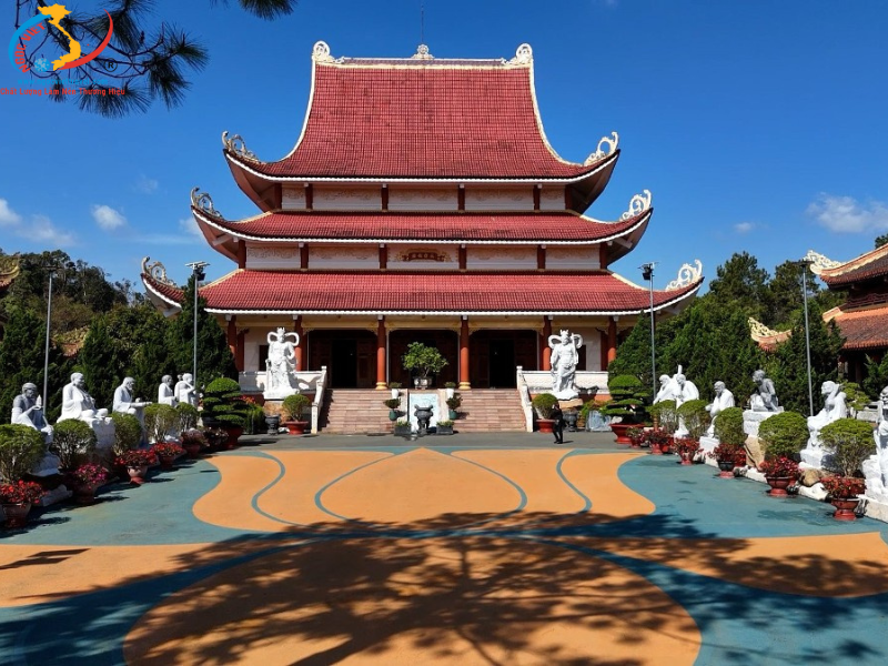 TOUR MĂNG ĐEN - KOM TUM - GIA LAI - BUÔN MÊ THUỘT - TÀ ĐÙNG - XE LIMOUSINE